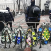 Аграрии принесли под ВРУ похоронные венки как символ сельскохозяйственных предприятий, прекративших свое существование 