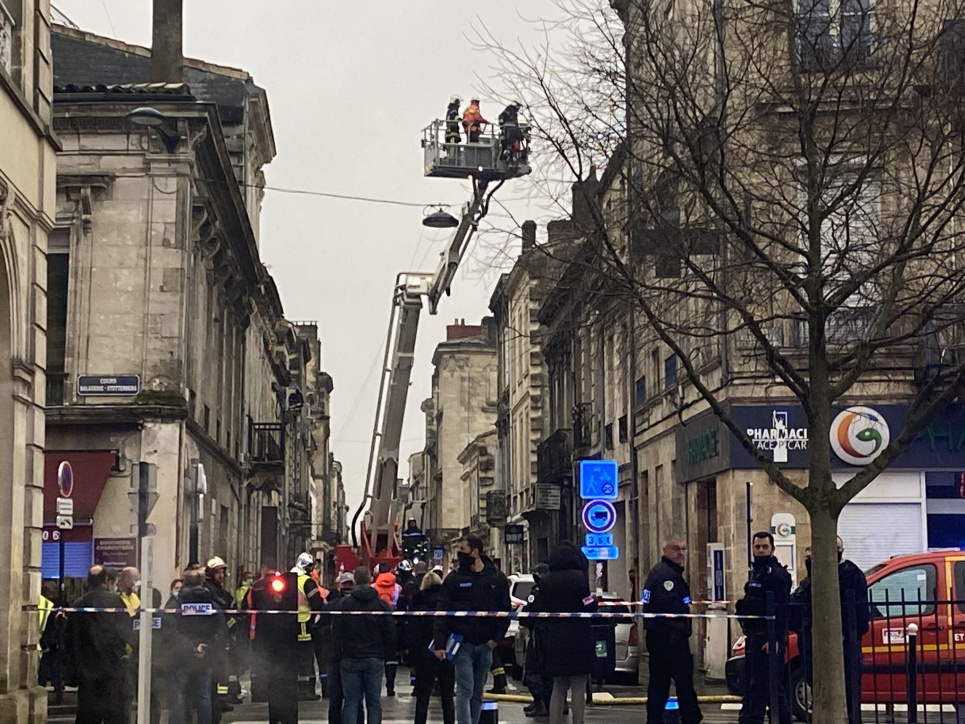 У французькому Бордо прогримів вибух у житловому будинку, є постраждалі (фото, відео)  Вибух у Бордо. фото: twitter