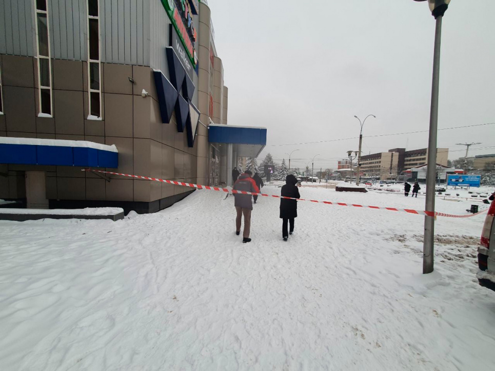 В Черновцах прогремел взрыв в торговом центре (фото) Людей с утра напугал сильный взрыв