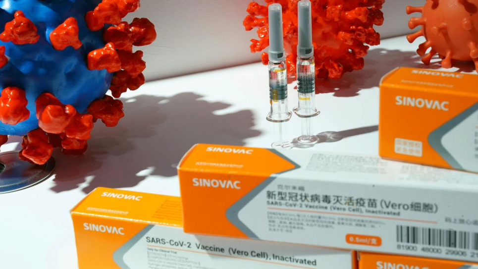 Українці можуть отримати вакцину Sinovac аж у квітні