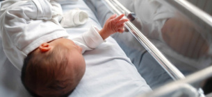 Лікарі не змогли врятувати ковідне немовля 