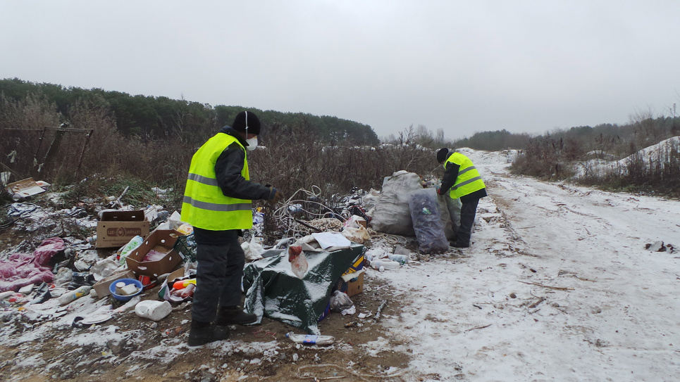 ДАЗВ посперечалася із журналістами через "чуже" сміття на полігоні Лелів У ДАЗВ не вважають за проблему перенасичення полігону Лелів у Чорнобильській зоні відчуження "чужим" побутовим сміттям