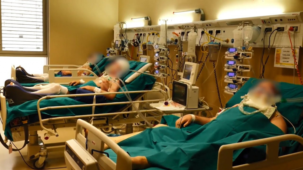 Медицинский коллапс на Закарпатье — больницы переполнены, а медики говорят о новой мутации вируса и симптомах Заполненность коек в больницах составляет 75 %