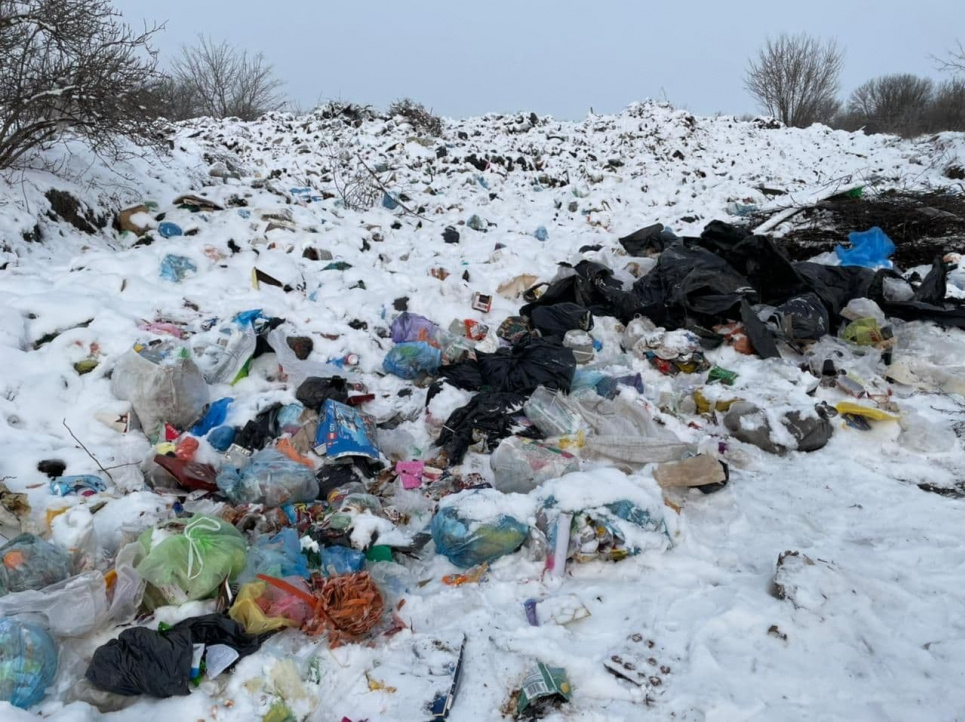 В Киевской области обнаружили свалку опасных отходов В Згуровке выбросили опасные медицинские отходы