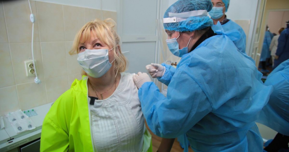 Семь украинцев пожаловались на побочные эффекты после вакцинации Фото «ТСН» — семь украинцев пожаловались на побочные эффекты после вакцинации