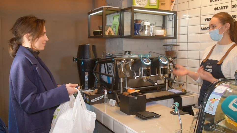Фото «Суспільне» — каву дають безкоштовно за пластикові пляшки