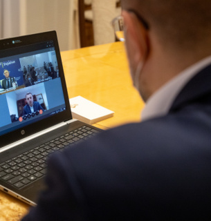 Шмигаль скликав енергетичну нараду Денис Шмигаль 2 березня скликав енергетичну нараду, щоб поговорити про ціну на газ