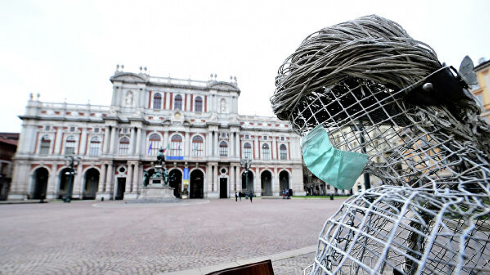 Італійські футболісти мають бути щеплені, аби пограти – в країні посилено карантин Вакцини можуть бути безсилі проти цього штаму.