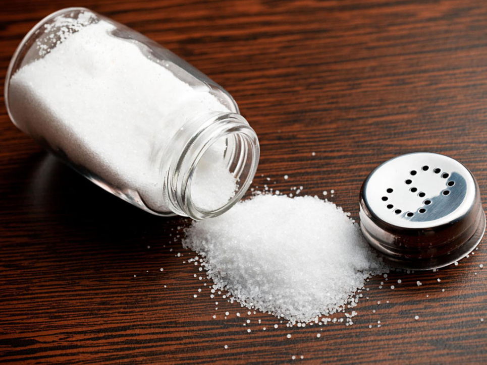 Что будет, если рассыпали соль. Народные приметы