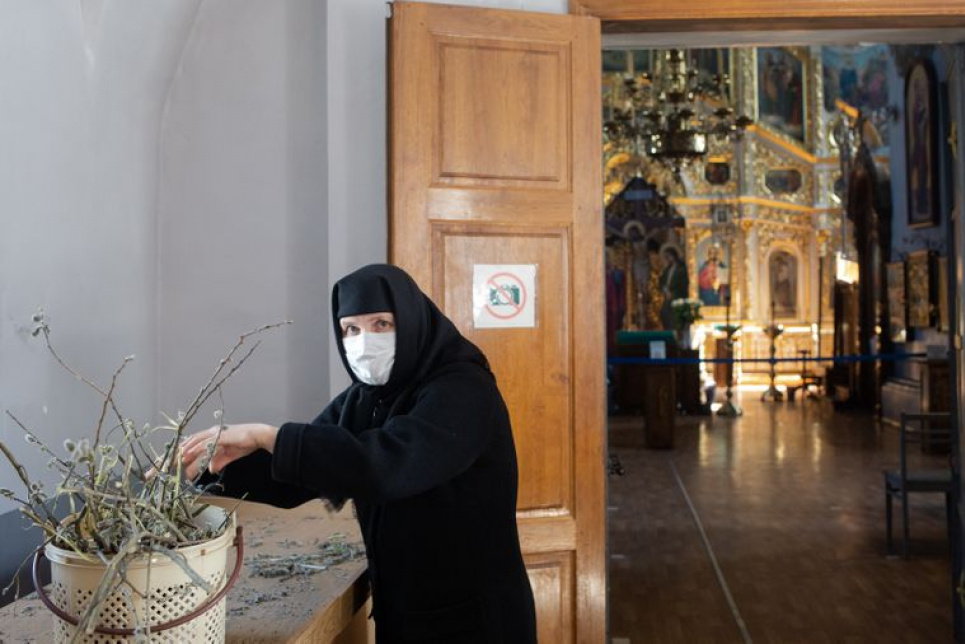 Стало відомо, кого додадуть у списки першочергової вакцинації від ковіду Шмигаль розглядає можливість у першу чергу вакцинувати служителів культу