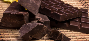 Вчені підтвердили користь шоколаду для судин і серця.