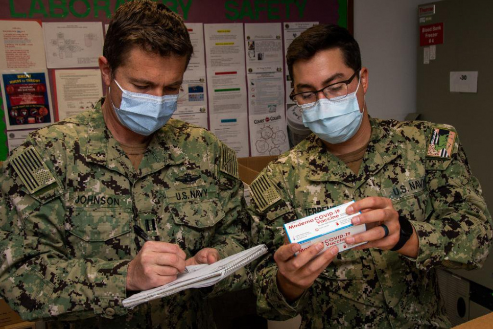 Військові та медики на передовій масово відмовляються від вакцинації Військові на передовій масово відмовляються від вакцинації