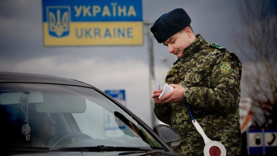 У кого на таможне не потребуют ПЦР-тест во время пересечения границы Беженцы и дипломаты могут пересекать украинскую границу без результатов тестирования на коронавирус
