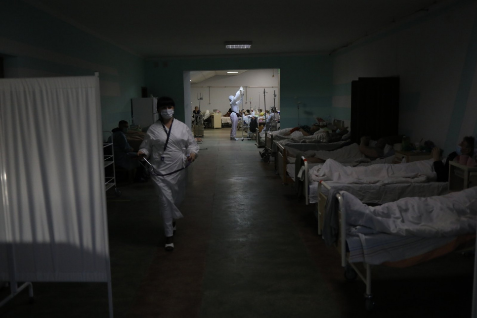 У Києві та на Київщині в інфекційних лікарнях почався колапс На Київщині опорні лікарні більше не можуть приймати нових хворих на ковід - для всіх не вистачає місць