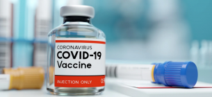 Ни одна из вакцин, которую сейчас используют для иммунизации от ковида, не прошла третий этап испытаний 