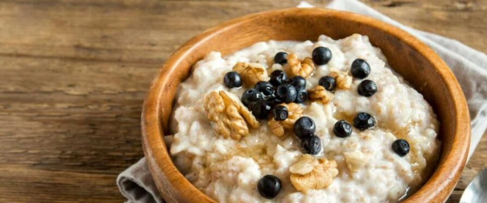 Вчені виявили, що сніданок до 8:30 помітно знижує ризики діабету.