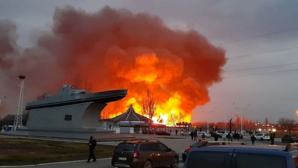 В Україні за вихідні сталося кілька сотень пожеж сухої трави, вчинених людьми (відео, фото) Фото «Думская». За вихідні сталося кілька сотень пожеж сухої трави, вчинених людьми