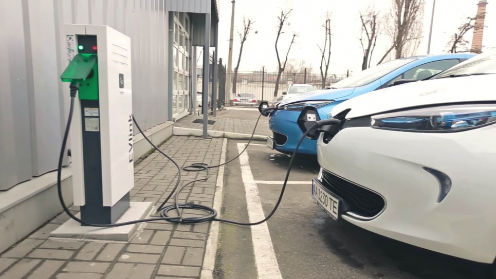 У Києві створять додаткові зарядні станції для електромобілів У Києві з'являться додаткові станції для підзарядки електромобілів