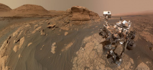 Новини з Марсу: марсоходу вдалося зробити селфі на тлі гори