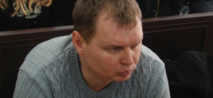 Поліцейський Олександр Руденко. який намагався живцем спалити собаку, продовжує працювати у правоохоронних органах