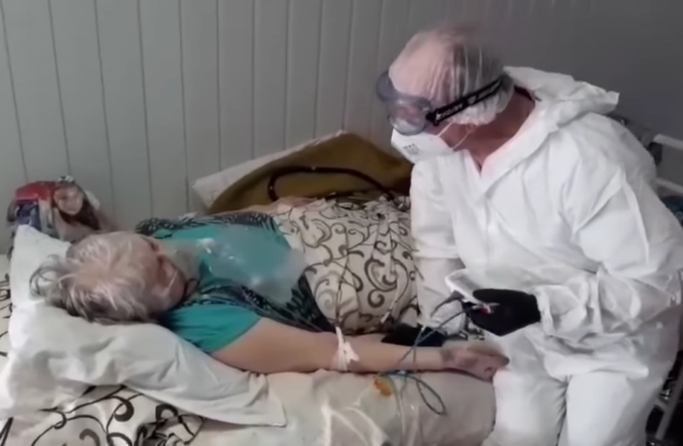 У Дніпрі лікарня вщент забита хворими на COVID, а медики втрачають свідомість від втоми (відео) У Дніпрі лікарня вщент забита хворими на COVID