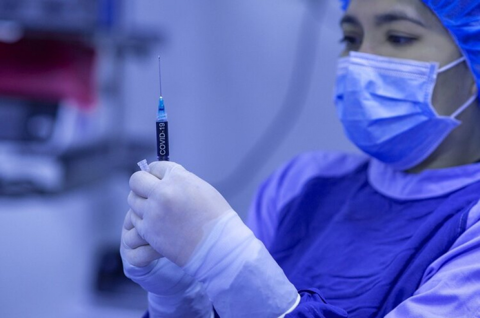 В Украине должны вакцинировать от COVID 6 миллионов человек ежемесячно — Степанов Чтобы провакцинировать всех украинцев из группы риска, медики должны вакцинировать людей бешеными темпами
