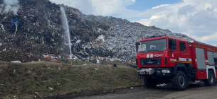 На Полтавщині вже тиждень горить сміттєзвалище. Фото: Суспільне Полтава