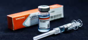 Китайці визнали свої вакцини від Covid недостатньо дієвими