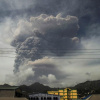 Фото Reuters. На Карибах из-за огромного извержения вулкана людям нечем дышать