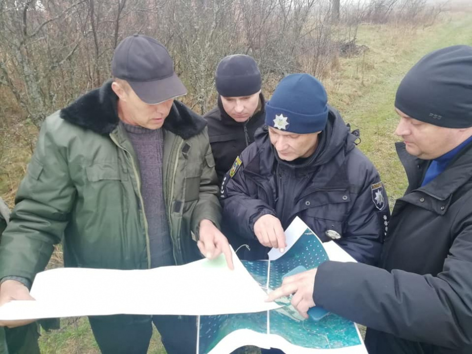 На Київщині кілька сотень людей добу шукали 2-річного малюка (фото, відео) Кілька сотень людей добу шукали 2-річного малюка