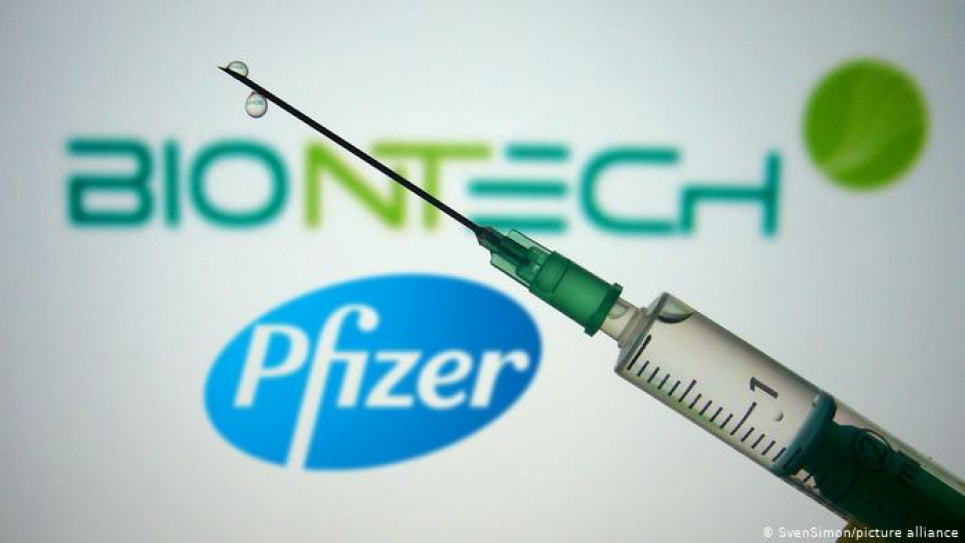 Українцям почали робити щеплення вакциною Pfizer