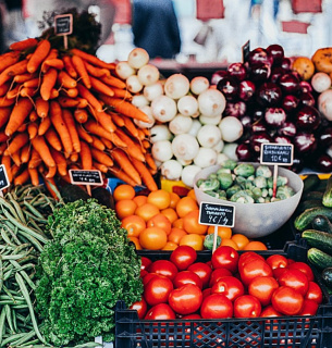 Кардіолог пояснив, які продукти зміцнять еластичність судин і захистять від інсульту Лікар радить обирати найяскравіші натуральні продукти та їсти їх щодня