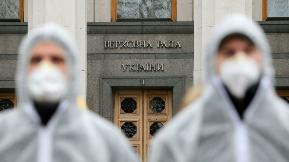 Правительство продлило в Украине карантин до конца июня В Украине продлили карантин