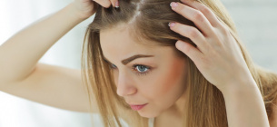 Фахівець говорить, що люди доволі часто самі винні у випадінні волосся