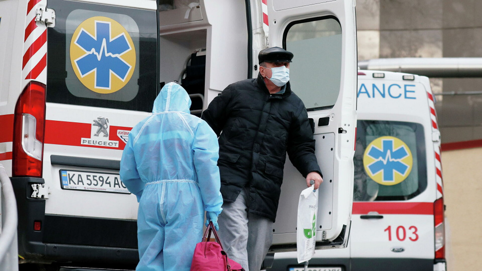 COVID-19: в Україні майже 13 тисяч нових хворих та 4 "червоної" зони з понеділка
