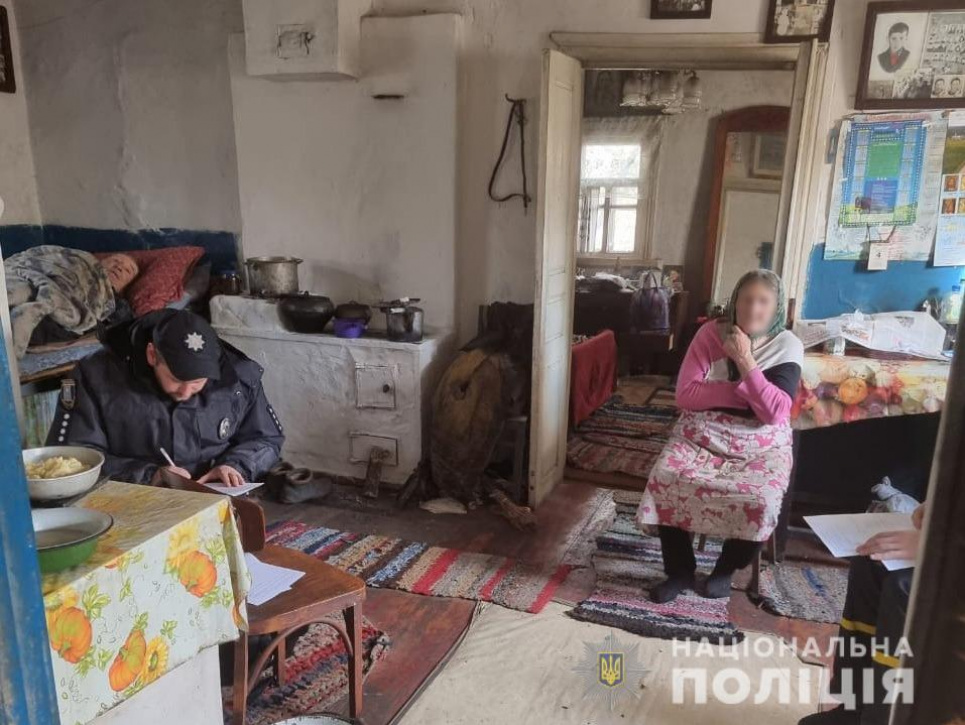 Жахливий інцидент стався на Сумщині: подружжя пенсіонерів ледь не загинуло від грабіжника-«вакцинатора» (фото) Жахливий інцидент стався на Сумщині: подружжя пенсіонерів ледь не загинуло від грабіжника-«вакцинатора»