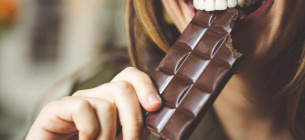 Дієтолог розповіла, як їсти солодке і не товстіти