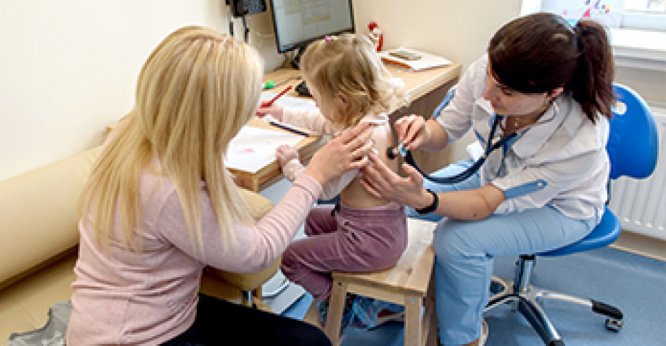 «Менше знаєш – краще спиш»: імунолог вважає, що українцям не варто знати про його роботу