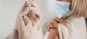 Прививки в стационаре: аллерголог рассказывает об особенностях вакцинации при аллергии