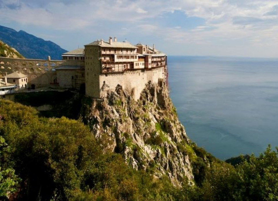 Монастирі на горі Афон обладнають сонячними панелями вартістю 13 мільйонів євро