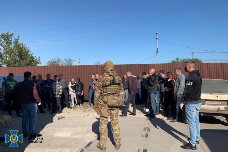 В Херсонской области пастор церкви удерживал в рабстве десятки людей Фото: СБУ
