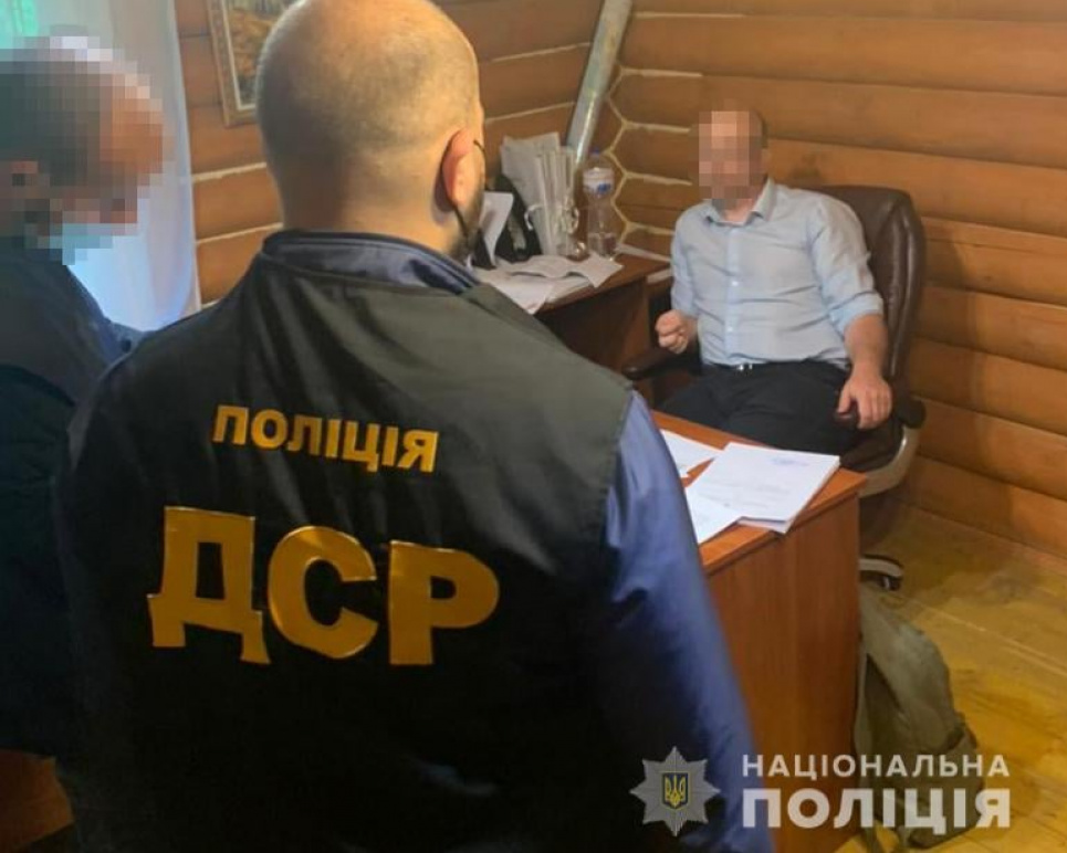 У Києві затримали керівників одразу двох природніх парків: вимагали хабарі 