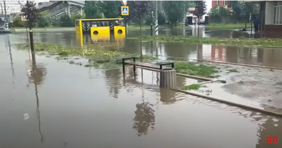 Краматорськ затопило внаслідок грози (відео) Фото: Краматорськ після грози