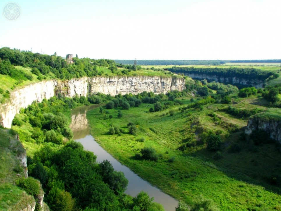 Національний парк «Подільські Товтри» засіяли кукурудзою Фото: myukraine.org.ua
