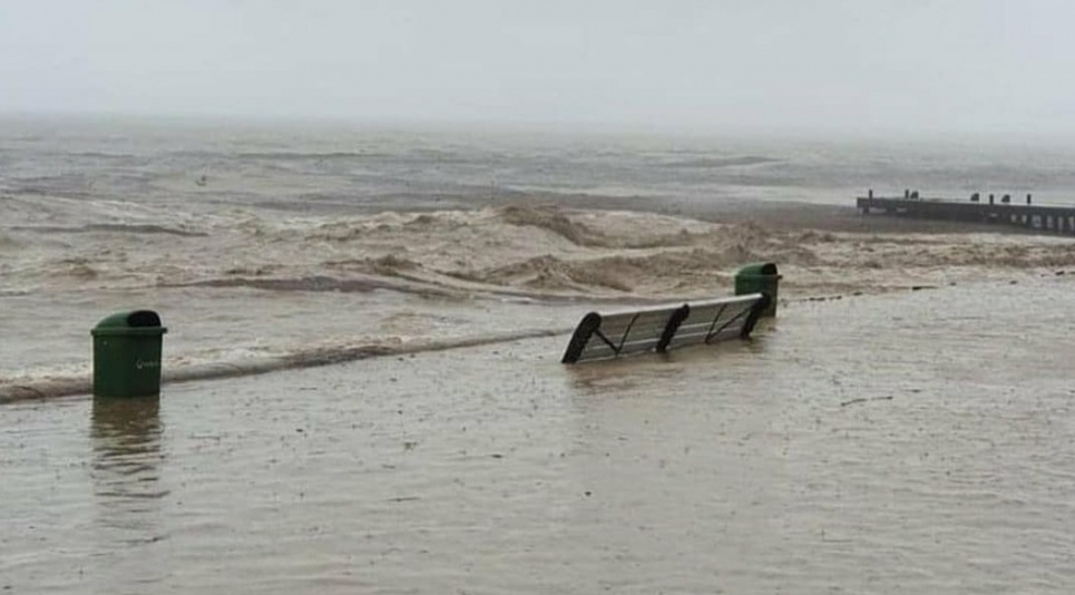 Ялта тоне, набережної вже нема: через розлив річок затопило будинки і дороги (ВІДЕО) Набережна Ялти