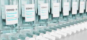 В Ровно хотят «добровольно-принудительно» вакцинировать бюджетников