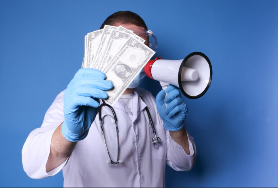 За чинним законодавством зарплата лікаря має становити 33,7 тис. грн — експерт