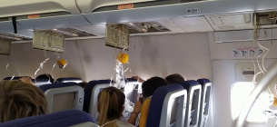 Люди пережили жах: у літаку рейсу Київ-Батумі сталася розгерметизація, маски не подавали кисень