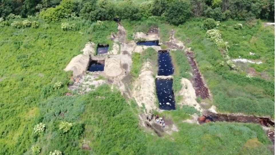 Токсична епідемія: на Вінниччині підприємство поруч з населенними пунктами закопувало небезпечні відходи Токсична епідемія: на Вінниччині підприємство поруч з населенними пунктами закопувало небезпечні відходи