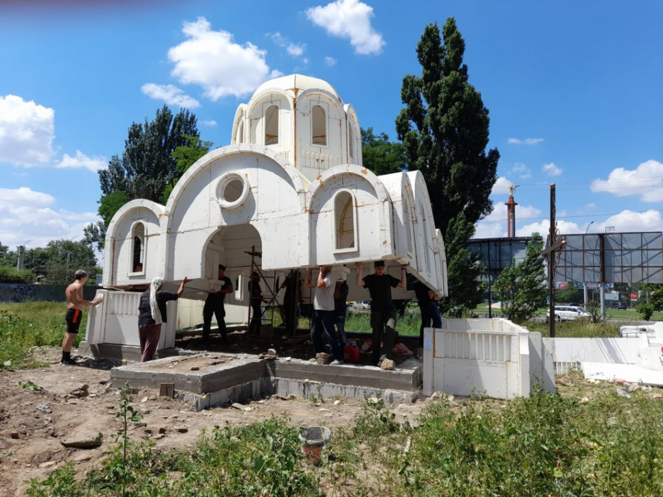 Церква з пінопласту: у Херсоні за день громада збудувала храм Фото: Релігійна правда